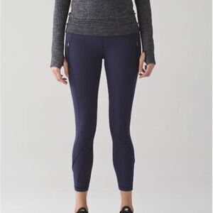 LULULEMON Inspire Cropped Tight Blue Size 4